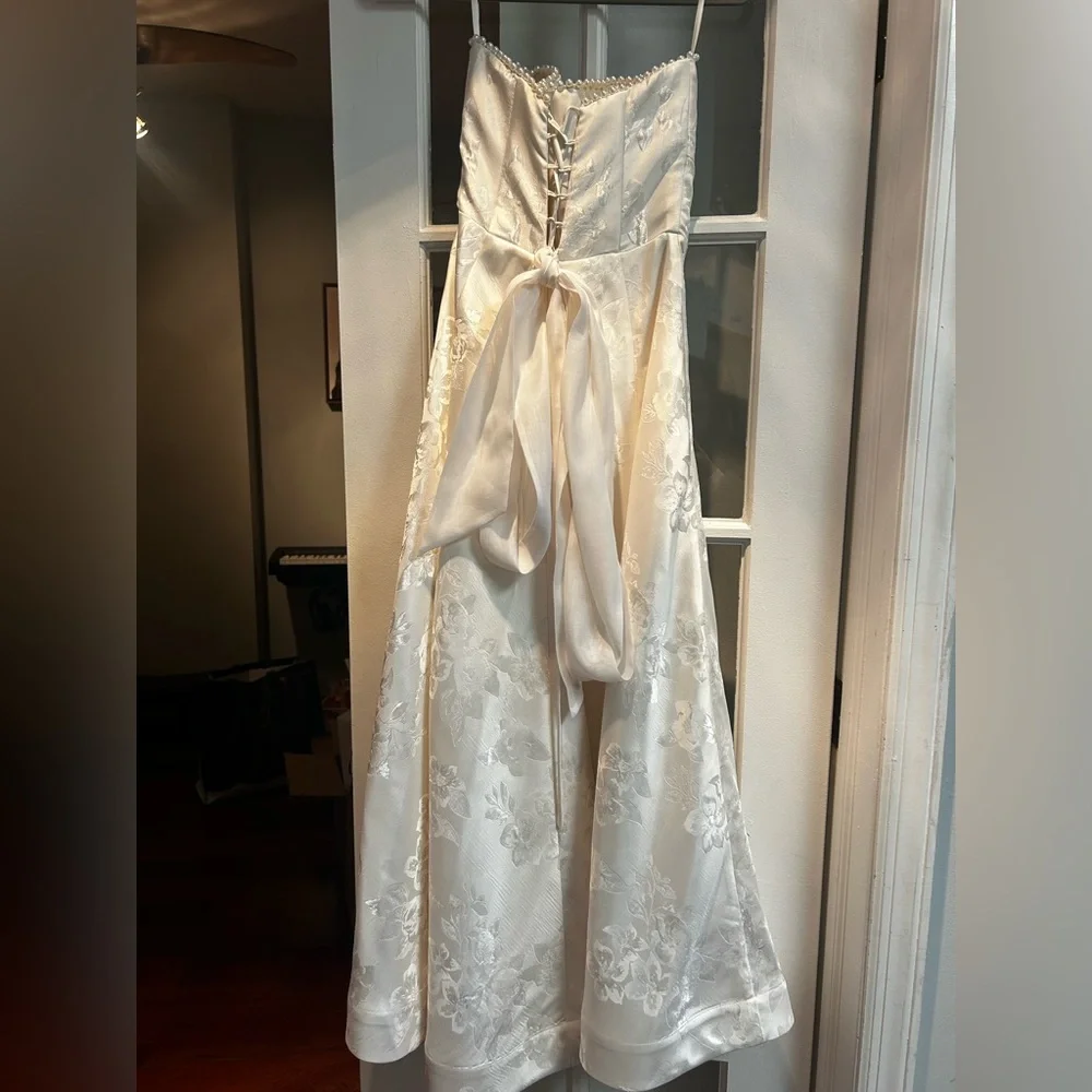 V. Chapman Hazel Dress in White Baroque Floral - Picture 5 of 6